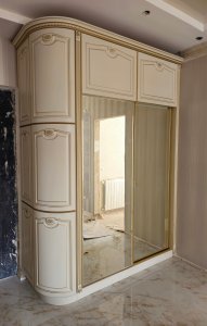 შემოსასვლელი კარადა