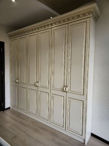 შემოსასვლელი კარადა